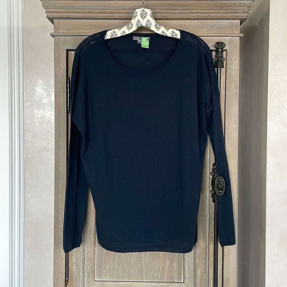 Vince wool navy sweater pullover crew neck medium